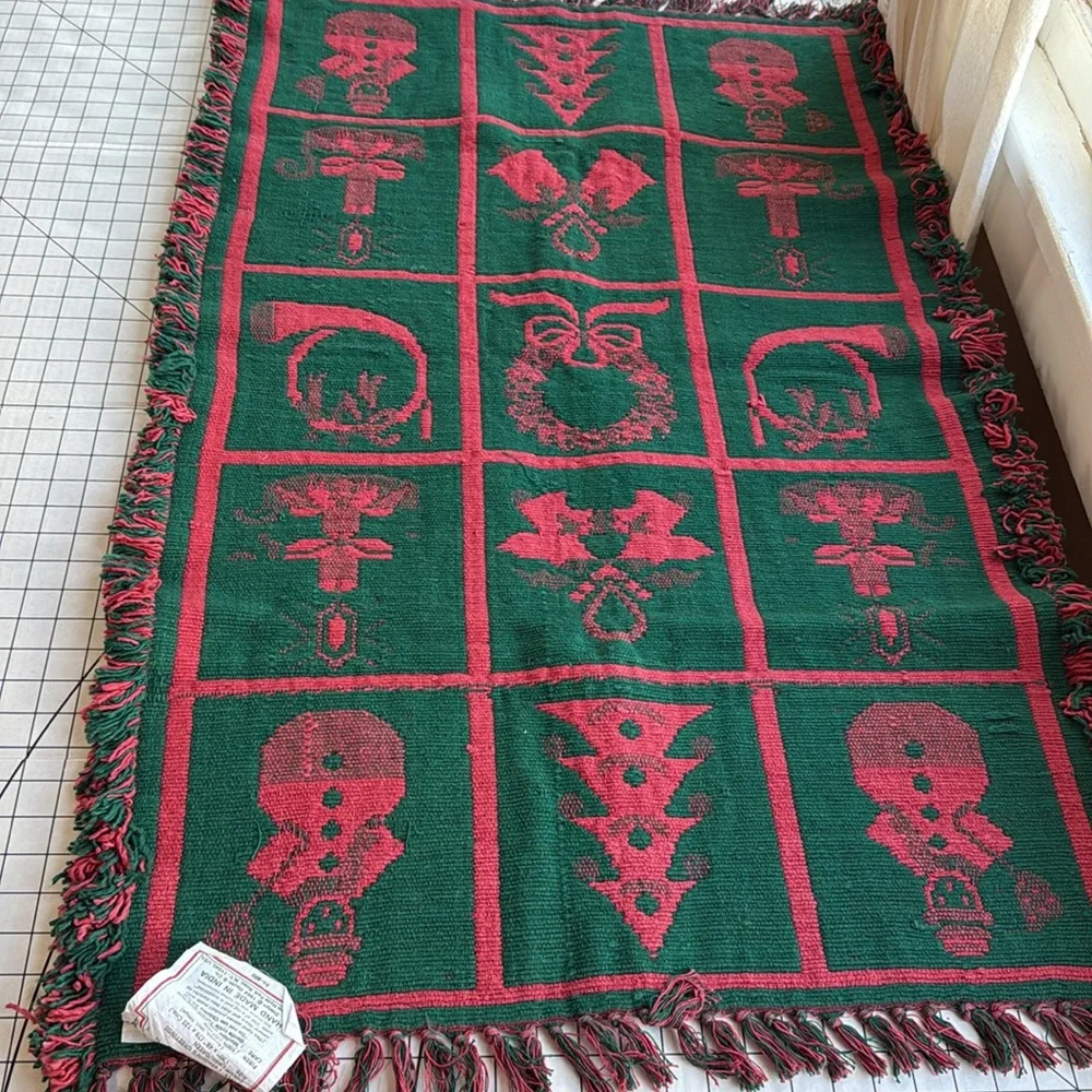 Vintage 1994 Hayim Co. Christmas Tapestry Throw/Rug – 100% Cotton – 46” x 28”